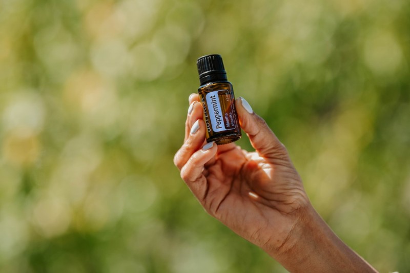 peppermint oil repel cockroaches